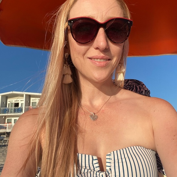 Meet your Posher, Rebecca - Picture 2 of 2